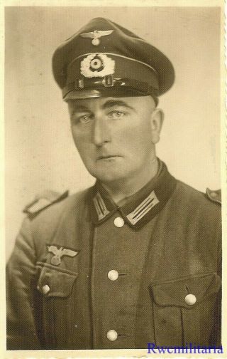 Port.  Photo: Neat Studio Close Up Pic Wehrmacht Soldier W/ Visor Cap Posed; 1944