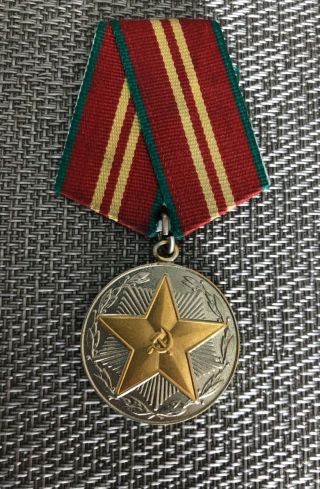 Soviet Medal: " For Impeccable Service " Post Ww2 15 Year Service Medal 2nd Class.