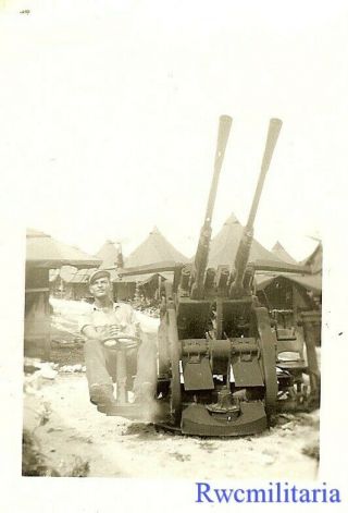 War Booty Us Soldier Posed W/ Captured Japanese Twin Type 96 25mm Aa Gun