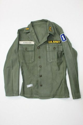U.  S Korean War Era Od Green 6 Brown Button Field Shirt Unknown Date Size Small