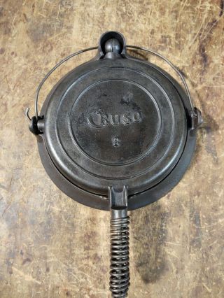 Vintage H.  S.  B.  & Co.  Cruso No.  8 Cast Iron Waffle Iron In
