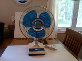 Vintage Lasko 12 " Oscillating Blue Plastic Blade 3 Speed Fan