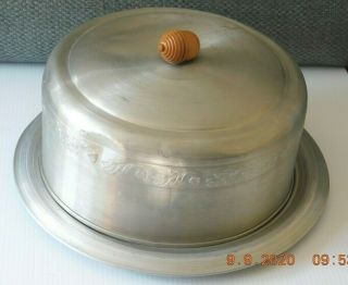 VTG MCM West Bend Aluminum Cake Saver Plate & Cover W/ Wooden Acorn Handle 2