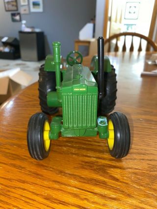 John Deere Model D Toy Tractor Ertl Diecast Out of Box 8x5x5 2
