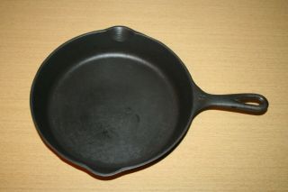 Wagner Ware Cast Iron 8 Skillet With 2 Pouring Spouts 1058