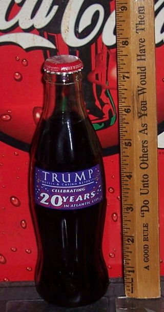 2004 Trump Hotel & Casino Resorts Celebrating 20 8 Oz Glass Coca - Cola Bottle
