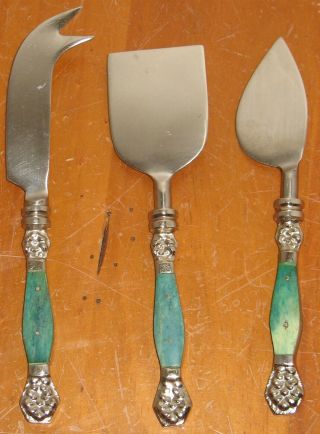 Set Of 3 Vtg Silverplate Green Stone Handles Cheese Charcuterie Serving Utensils