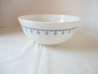 Vintage Pyrex 4 Quart Mixing Bowl 404 Snowflake Blue Garland