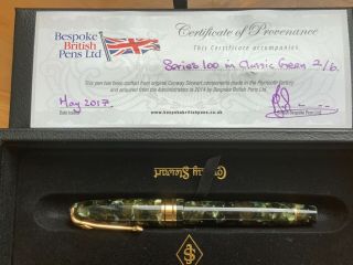 Conway Stewart 100 Classic Green fountain pen and Boxed 3