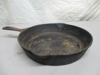 Vintage Large 8 Cast Iron Pan Pot 10.  5 " Cast Iron Pan Double Pour Pan Skillet C