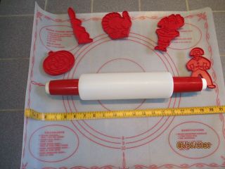 Vintage Tupperware Pastry Mat And Rolling Pin With Bonus