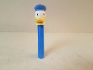 Vintage Pez Donald Duck Die Cut 2.  6 / Looks really 2