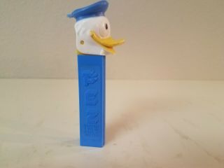 Vintage Pez Donald Duck Die Cut 2.  6 / Looks really 3