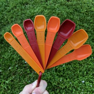 Vintage Tupperware Measuring Spoons On Ring Set Of 8 Harvest Colors Orange Red