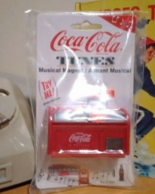 Nos Vintage 1997 Coca Cola Magnet Tunes Musical Magnet In Pkg (kept In Sc)