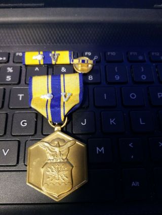 Named Usaf Commendation Medal,  Ribbon With Combat " V ",  Silver Cluster On Both