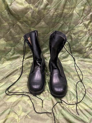 Vietnam Era Us Army Black Leather Combat Boots,  12r 1974 Dated,  Unissued