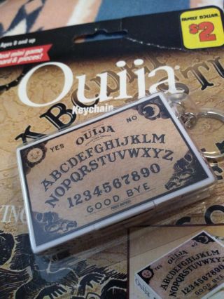 Vintage 1998 Hasbro Ouija Board Keychain Mini Board Game Planchet in package 2