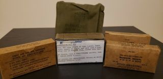 1960s U.  S.  Aviator Camouflaged First Aid Kit Belt Pouch (complete)