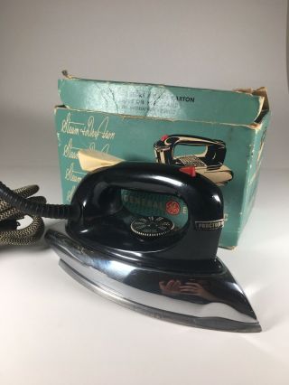 Vintage General Electric Steam & Dry Iron Cat.  No.  38f50 120v 1100 Watts