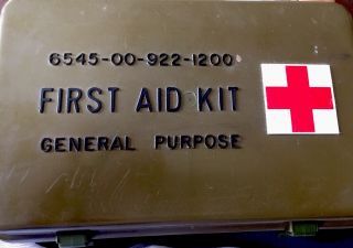 Vintage 1974 Us Army Vietnam Era First Aid Kit General Purpose In Plastic Box