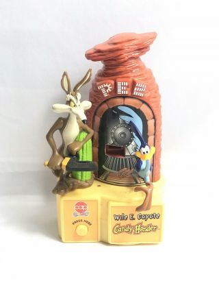 Wile E.  Coyote Road Runner Pez Candy Hander Electronic Pez Dispenser 1998