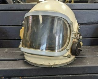 Authentic Cold War Soviet Union/USSR GSH - 6 High Altitude Flight Helmet w/ Visor 2