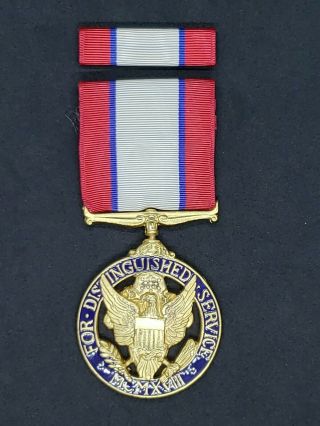 Us Army Distinguished Service Medal In Case With Ribbon Bar