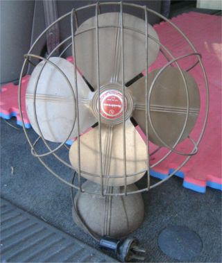 Vintage Handy Breeze Industrial 1 - Speed Oscillating Desk Fan Chicago Mnf.
