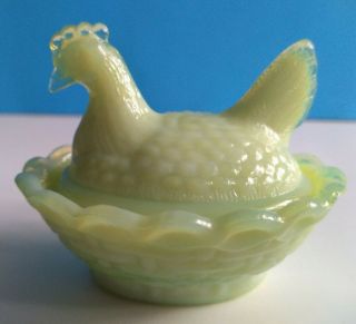Boyd Seafoam Glass Chicken/hen On Nest Salt Dish