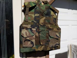 Military Issue Woodland Camouflage Body Armor Fragmentation Vest Size L