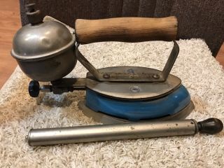 Vintage Coleman Instant Lite Model 4a Blue Enamal Gas Iron With Pump