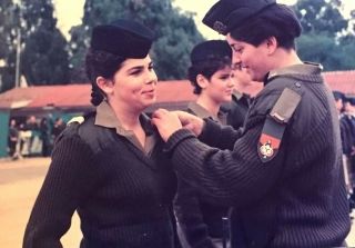 Real Photo 1989 Israel Army Idf Female Soldier Girl Get Ranking Zahal Israeli