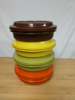 4 Vintage Tupperware Bowls With Lids