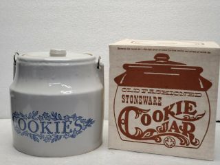 Vtg.  Monmouth Western Stoneware Co.  Cookie Jar W/ Lid & Bail Handle Gray