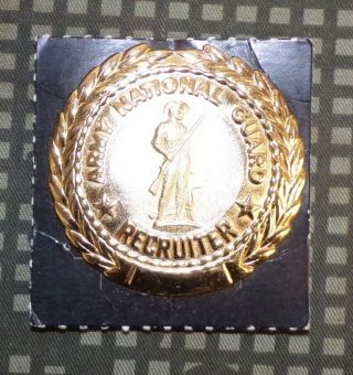 Vintage Us Army National Guard Master Gold Recruiter Badge - On Card