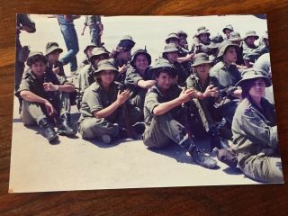 REAL PHOTO LATE 1980s ISRAEL ARMY IDF FEMALE SOLDIER GIRLS SITTING ZAHAL ISRAELI 2