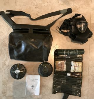 1990 Nato Gas Mask Nbc Nuclear Biological Chemical 2 Filter Canister Gear