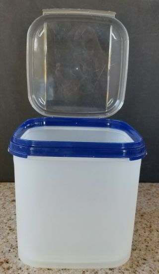 TUPPERWARE MODULAR MATES SQUARE 3 17 CUPS BLUE & CLEAR HINGED LID & BAKER ' S RACK 2