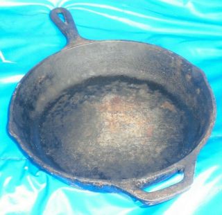 Lodge 854 Seasoned 9 Inch.  Cast Iron Skillet Frying Pan With Assist Handle