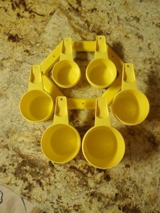 Vintage Tupperware Set Of 6 Measuring Cups With 1296 Hanging Rack Yellow Color
