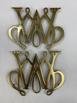 2 Brass Trivet Virginia Metalcrafters William & Mary Cypher Williamsburg Cw10 - 11