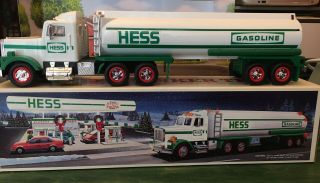 Hess 1990 Toy Tanker Truck With Box