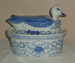 Vtg Asian Blue & White Covered Dish Ceramic Duck Lid Mallard Serving Casserole 3