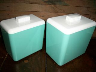 Vintage Nu Dell Plastic 2 - Piece Plastic Turquoise Kitchen Canisters With Lids