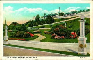 C39 - 0529,  Old Fort,  Mackinac Island,  Mi.  Postcard.