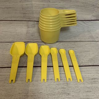 Set Of Vintage Yellow Tupperware Measuring Cups Measuring Spoons