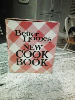 Vintage Better Homes And Garden Cookbook 1976 (hardcover)