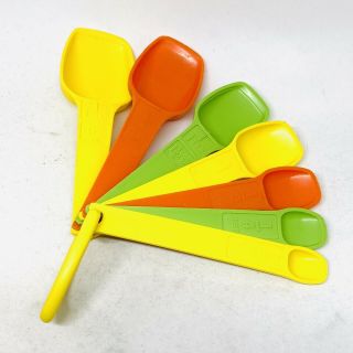 Vintage Tupperware Set of 7 Measuring Spoons On ring LN Lime Orange Yellow 2