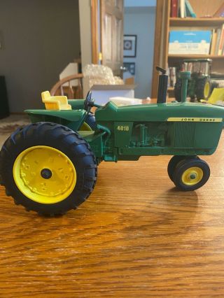 John Deere Model 4010 Toy Tractor Out Of Box 1/16 Scale Green Die Cast